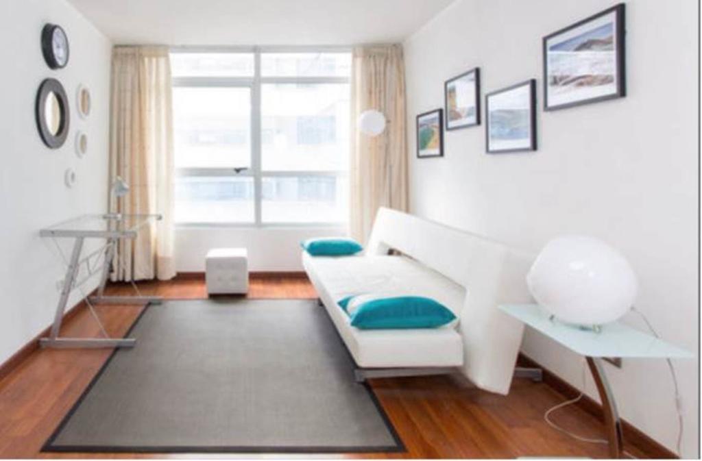 Sys Suites Nueva San Martin Santiago Room photo